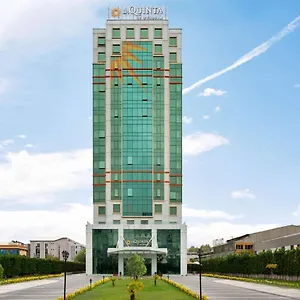 La Quinta By Wyndham Gunesli Otel